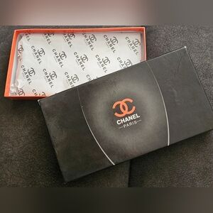 Chanel Paris Gift Box Logo Tissue Paper Wallet Wristlet Clutch Bag Jewelry Case